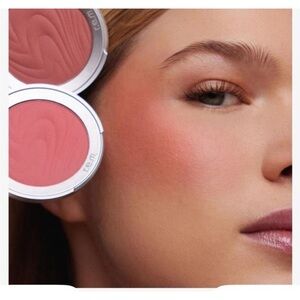 r.e.m. Beauty Hyper Nova Satin Matte Blush & Bobby Brown Long wear Cream Stick